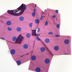 Conjunto sudadera y...